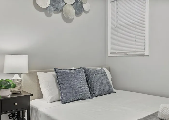 Cozy 4br 2ba Hébergement de vacances Worth