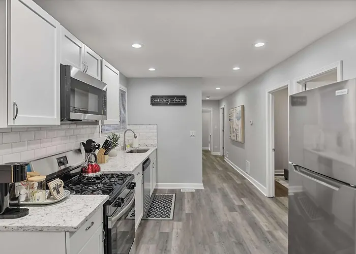 Cozy 4br 2ba Hébergement de vacances